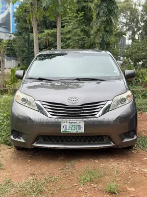 Toyota Sienna 2015 Gray