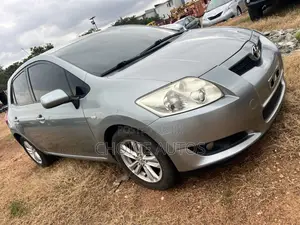 Toyota Auris 2010 Gray