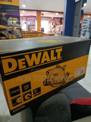 Dewalt D23700 9" Circular Saw 1750w
