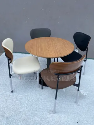 Round Wood-Top Dining Set – 4-Seater With Mixed Bentwood