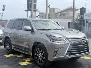 Lexus LX 570 AWD 2018 Gold