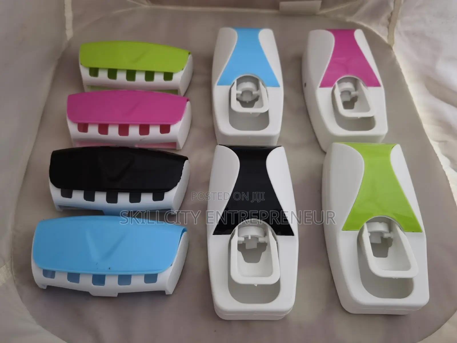 Automatic Toothpaste Squeezing Device