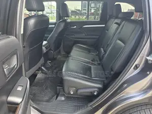 Toyota Highlander XLE 4dr SUV (3.5L 6cyl 6A) 2015 Gray