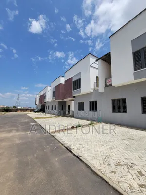 4bdrm Townhouse/Terrace in FHA for sale