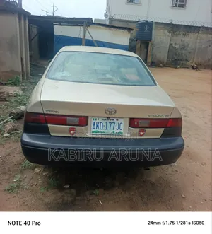 Toyota Camry Automatic 1999 Gold