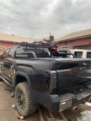 Toyota Tundra Automatic Sliding Booth Cover With Iron Rugged Bar