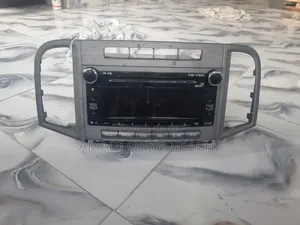 Toyota Venza Radio and Cd Player