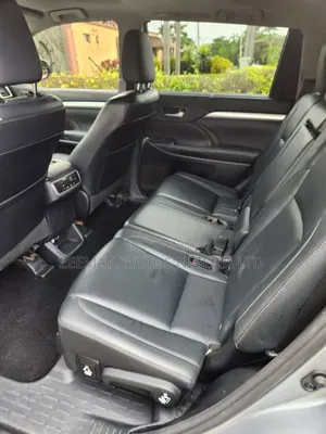 Toyota Highlander XLE 4dr SUV AWD (3.5L 6cyl 6A) 2015 Silver