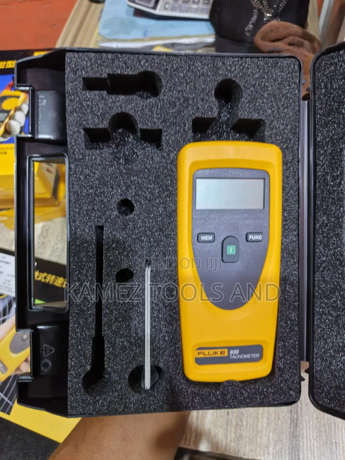 Fluke 930 Digital Tachometer