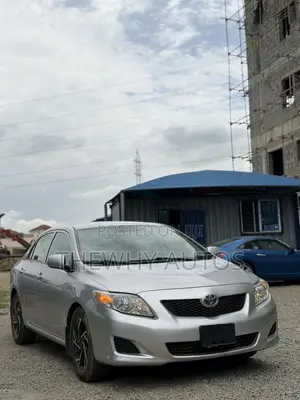 Toyota Corolla LE 4dr Sedan (1.8L 4cyl 4A) 2010 Silver