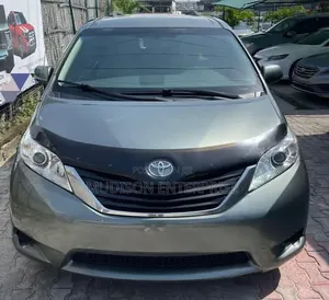 Toyota Sienna LE 8 Passenger 2011 Gray