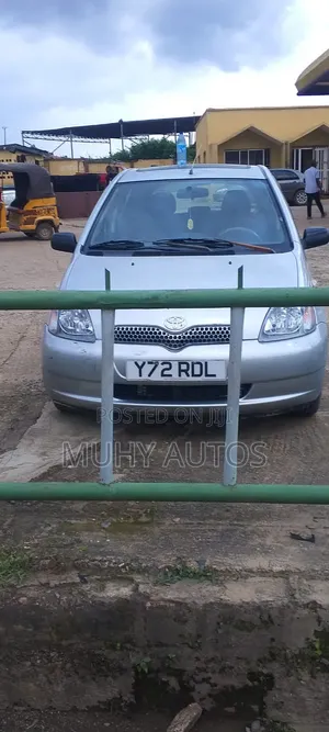Toyota Yaris 2005 Silver