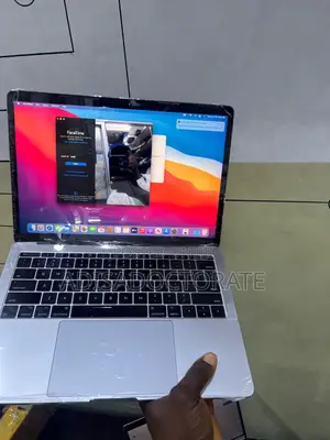 Laptop Apple MacBook Pro 2017 16GB Intel Core i7 SSD 256GB
