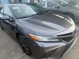 Toyota Camry SE 2022 Gray