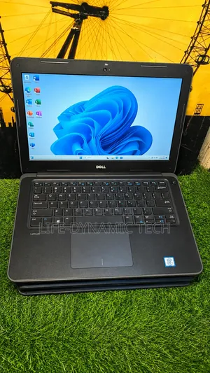 Laptop Dell Latitude 3390 8GB Intel Core i3 SSD 128GB
