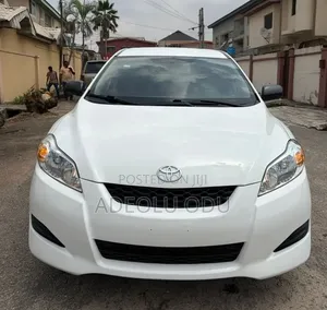 Toyota Matrix 2010 White