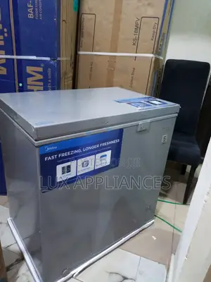 Midea 197l Deep Freezer With Spacious Storage