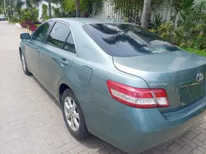 Toyota Camry LE 4dr Sedan (2.5L 4cyl 6A) 2011 Green