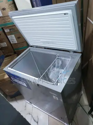 Midea 197l Chest Freezer With Consistent Temperature Control