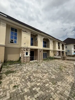 4bdrm Townhouse/Terrace in River Park, Lugbe District for sale
