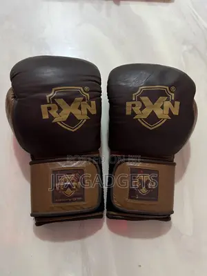 Pure Original Leather Boxing Gloves (18 Ounce)