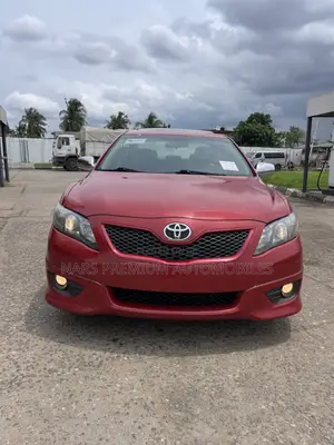 Toyota Camry SE 4dr Sedan (2.5L 4cyl 6A) 2011 Red