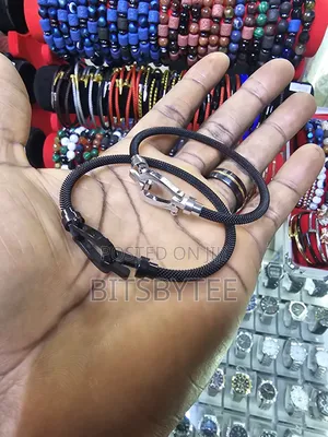 Unisex Tiger Tooth Grip Cable Bracelets