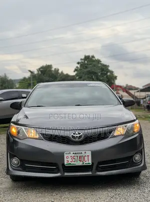 Toyota Camry SE 4dr Sedan (2.5L 4cyl 6A) 2012 Gray