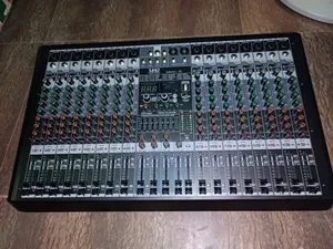 Yamaha Selection 16-Channel Audio Mixing Console With Bluetooth Usb