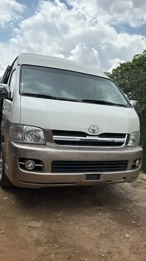 Toyota HiAce 2018 White