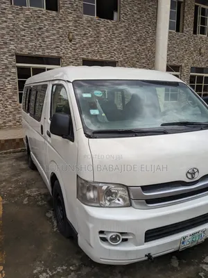Toyota HiAce 2005 White
