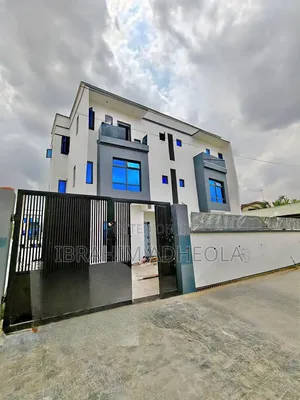 4bdrm Duplex in Opebi for sale