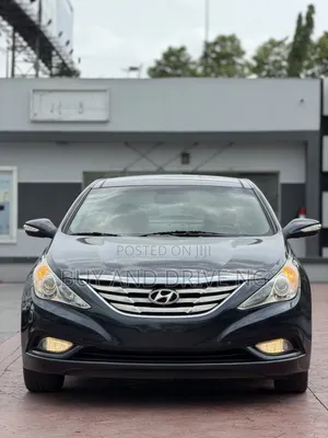 Hyundai Sonata Limited Sedan FWD (2.4L 4cyl 6A) 2012 Gray