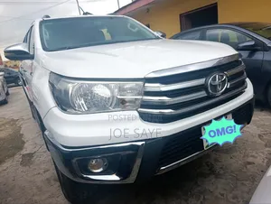 Toyota Hilux 2019 White