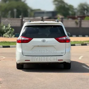 Toyota Sienna 2016 White