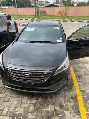 Hyundai Sonata Sport 2.0T Sedan FWD (2.0L 4cyl 6A) 2016 Black