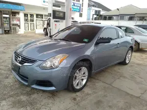 Nissan Altima 2010 Blue