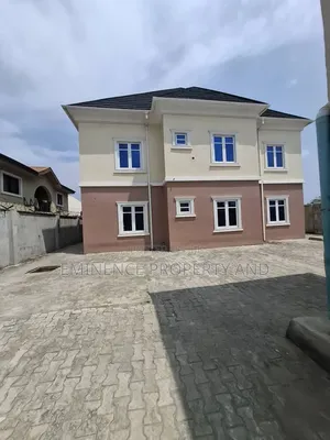 3bdrm Block of Flats in Paseda, Awoyaya for sale