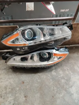 Headlight Jaguar XJL 2o18