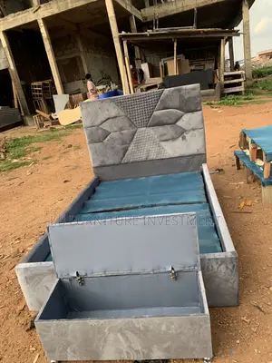4.5 by 6 With Ottoman