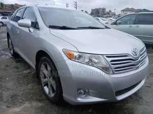 Toyota Venza 2010 Silver