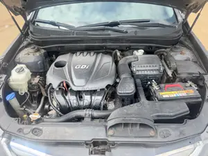 Hyundai Sonata Limited Sedan FWD (2.4L 4cyl 6A) 2013 Silver