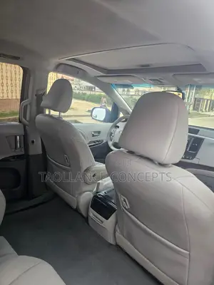 Toyota Sienna XLE 7 Passenger 2011 Silver