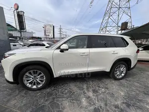 Toyota Grand Highlander Platinum AWD 2024 White