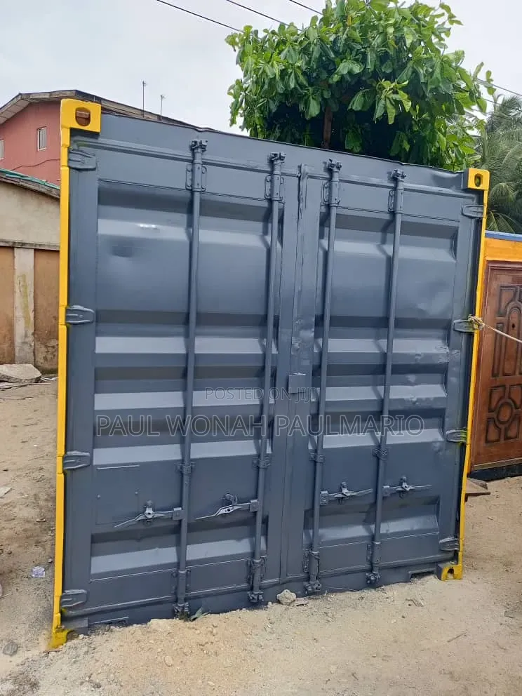 Container in Defrin Type