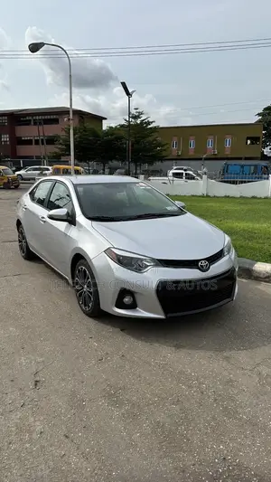 Toyota Corolla S 4dr Sedan (1.8L 4cyl CVT) 2014 Silver
