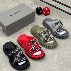 Top Notch Luxury Men's Slippers Balenciaga Well Banded Package