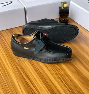 Solid Men's Black/Brown Shoes/Loafers (Clarks). Abl 79