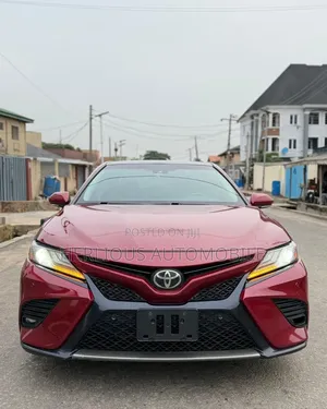 Toyota Camry XSE FWD (2.5L 4cyl 8AM) 2018 Red