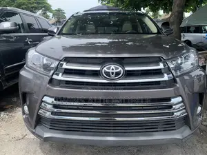 Toyota Highlander Limited 4dr SUV AWD (3.5L 6cyl 6A) 2015 Gray